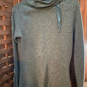 Pretty blue sweater/weave pattern/wool/fleecy mock turtleneck/cute cinch ties.